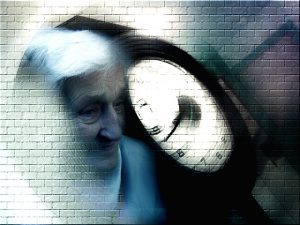 Alzheimer’s and Aging: Know the Early Warning Signs