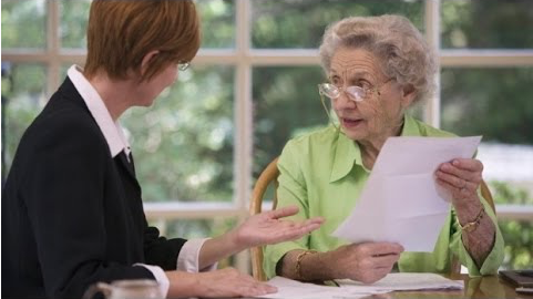 Three Tips for Helping an Aging Loved One With Finances